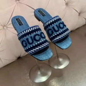 GUCCI GG Supreme Flat Sandal