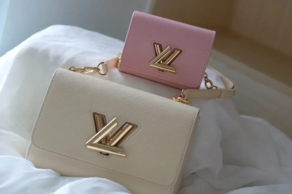 LOUIS VUITTON Twist Bag LOUIS VUITTON Twist Bag