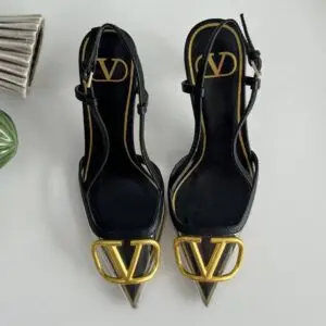 VALENTINO Garavani Rockstud Slingback Pump