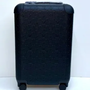 LOUSE VUITTON